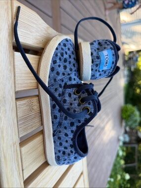 Toms Blue Polka Dot Canvas Kids Sneakers